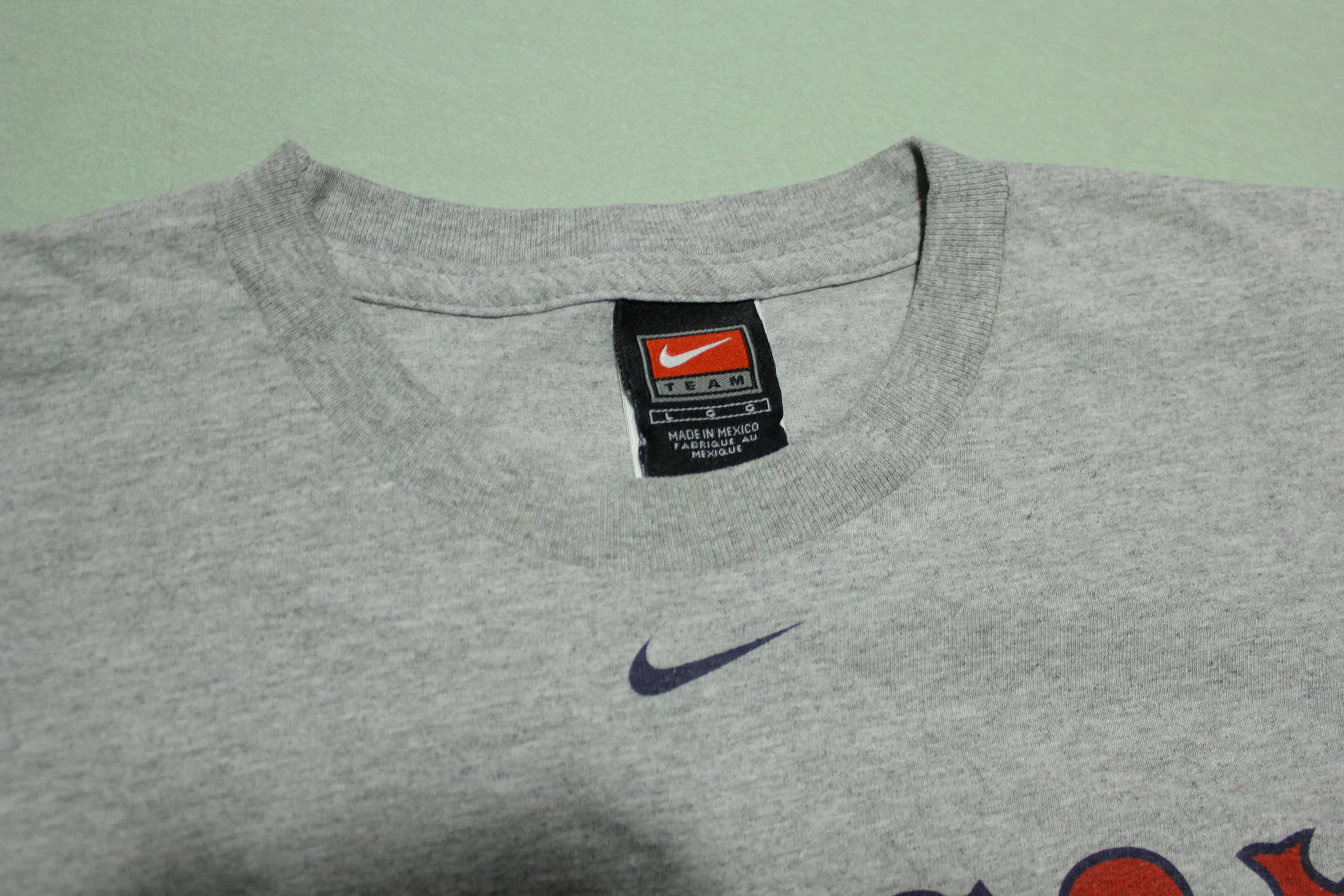 Boston Red Sox Vintage 2001 Nike Swoosh Logo Baseball T-Shirt