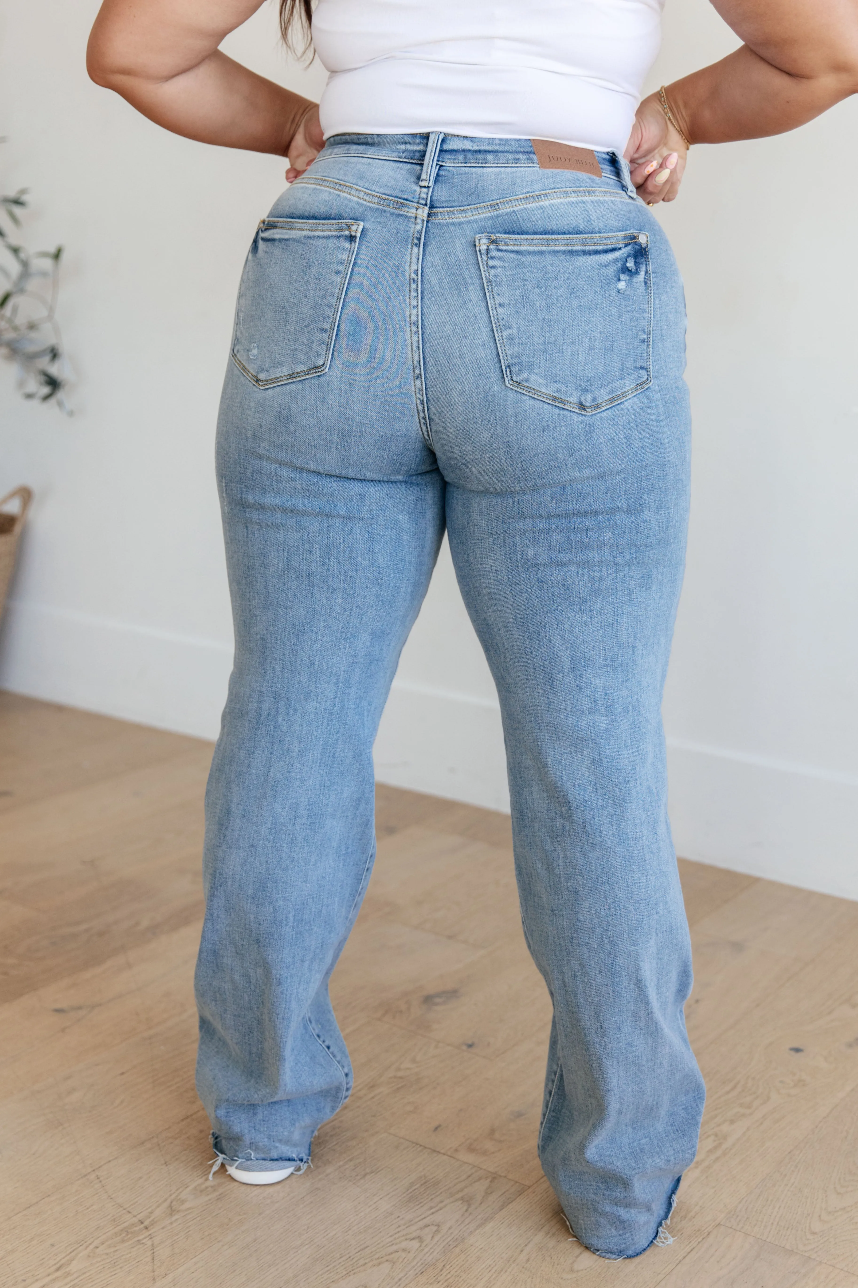 Mildred V-Front Waistband Straight Jeans by Judy Blue